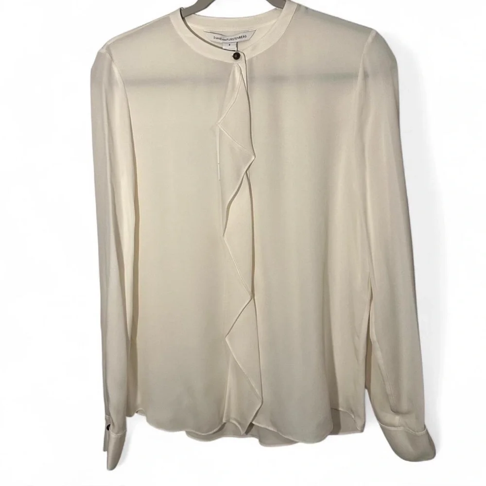Diane Von Furstenberg Size 8 Silk Ivory Blouse with Ruffle - Picture 3 of 8